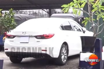 ජනාධිපති ලේකම් බිරිද නිල රථයෙන් යද්දී අනතුරක් - පවුලක්ම රෝහලේ