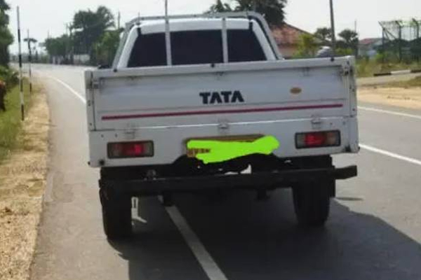 யாழ்.மனிப்பாய் வீதியில் விபத்து: அபிவிருத்தி பணியாளருக்கு நேர்ந்த பரிதாபம்! | Jaffna Manipay Accident Death Police Investigation யாழ்.மனிப்பாய் வீதியில் விபத்து: அபிவிருத்தி பணியாளருக்கு நேர்ந்த பரிதாபம்! | Jaffna Manipay Accident Death Police Investigation