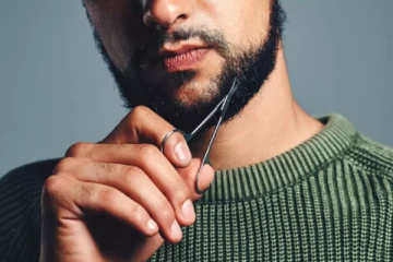 தாடி வளர்க்கத் தடை... சீக்கியரின் பாரம்பரியத்திற்கு அனுமதி மறுப்பு!