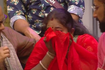 எகிறிய தாமரை... அப்பா விஜயக்குமாரை வம்புக்கு இழுக்கும் வனிதா! வெடித்த புது பிரச்சினை