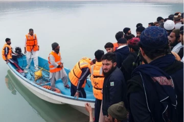 பாகிஸ்தானில் படகு கவிழ்ந்ததில் 10 சிறுவர்கள் உயிரிழப்பு