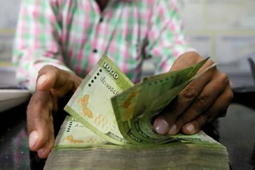 2000 ரூபா பணம் வழங்கையில் மோதல்; ஹட்டனில் சம்பவம்