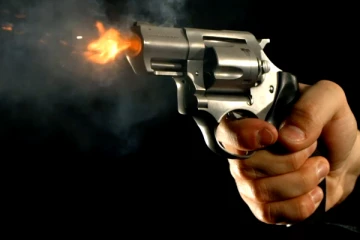 வீரகெட்டிய பிரதேச சபையின் தலைவரின் இல்லத்தில் துப்பாக்கிச் சூடு - இருவர் பலி