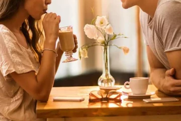 காதலனுடன் வெளியே செல்ல ஊழியர்களுக்கு ஊதியத்துடன் விடுமுறை தரும் நிறுவனம்!