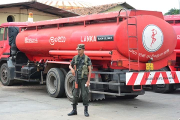 ඛනිජ තෙල් ප්‍රවාහන පෞද්ගලික ටැංකි රථ හිමියන් වර්ජනය අත් හිටුවයි...