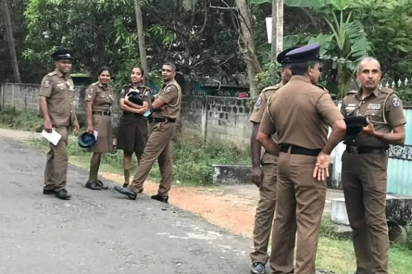 தென்னிலங்கையில் நடந்த பயங்கரம் - குடும்பம் ஒன்றால் கொடூரமாக தாக்கப்பட்ட இளைஞன், தாய் | Boy And Mother Attacked By A Family In Matara