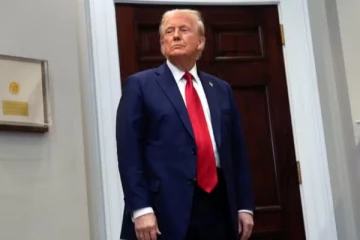 அமெரிக்காவில் 17 நீதிபதிகளை பணிநீக்கம் செய்த ட்ரம்ப் நிர்வாகம்