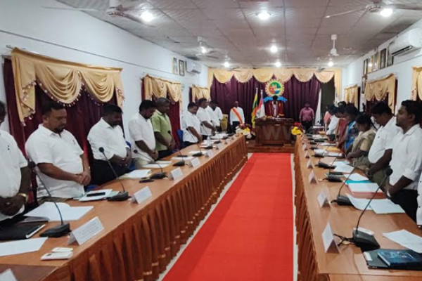 பொலிஸ் நிலையம் அமைந்துள்ள ஆதனத்தினை விடுவிக்குமாறு கோரியுள்ள வவுனியா மாநகரசபை | Vavuniya Municipal Council On Release Of Property