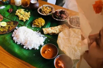 வியக்க வைத்த கேரளாப் பெண்.... இப்படியும் நடக்குமா? விருந்து வைத்து அசத்தும் தம்பதி