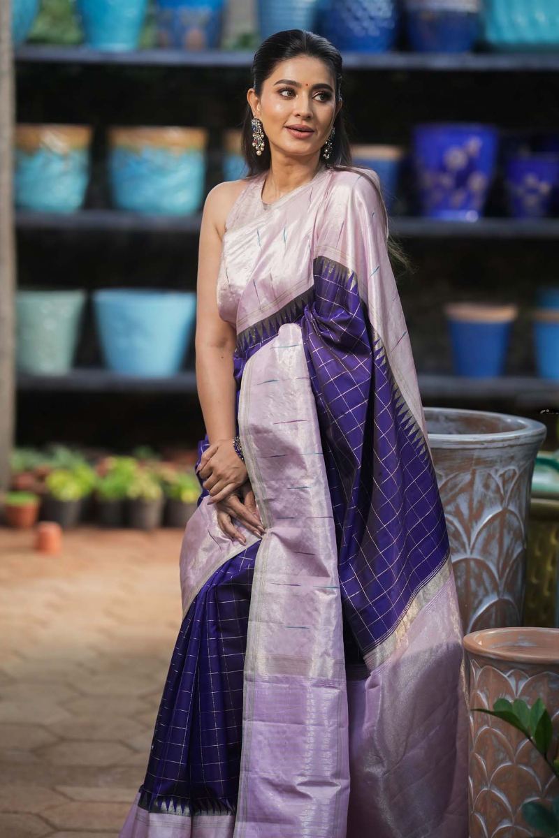 45 வயதில் நடிகை சினேகா வெளியிட்ட புகைப்படம்... வாயடைத்துப் போன ரசிகர்கள் | Actress Sneha Latest Saree Photos Viral