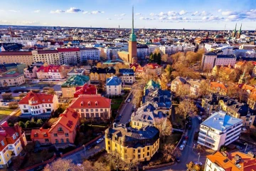 உலகிலேயே மகிழ்ச்சியான நாடு: இதற்குத் தான் முதலிடம் - அப்படியென்ன பின்னணி