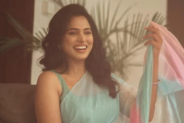 எல்லைமீறும் ரம்யா பாண்டியன்! மறுபடியும் இப்படியா.. வைரல் ஸ்டில்கள்