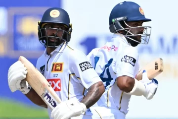 දික්වැල්ල සහ දිනූෂ අර්ධ ශතක වාර්තා කරයි - ශ්‍රී ලංකා ඉනිම ගොඩනැගීමට දැඩි සටනක [LIVE VIDEO]
