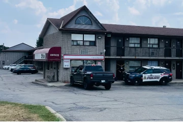 கனடாவில் துப்பாக்கிச் சூட்டுடன் தொடர்புடைய இருவர் கைது