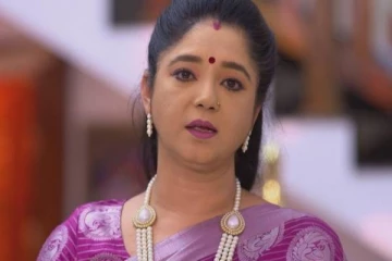 இந்த படத்தை பார்த்துவிட்டு என்னை செருப்பால் அடித்துக்கொண்டேன்.. பிரபல நடிகையின் உருக்கம்!