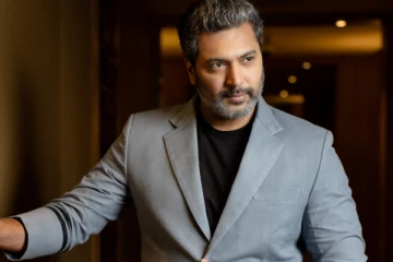 மேடையில் ஜெயம் ரவி செய்த விஷயம்.. அவர் மனைவி பார்த்தால் என்ன ஆகுறது