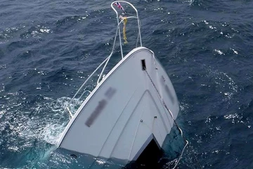 இந்தியப் பெருங்கடலில் விபத்துக்குள்ளான மீன்பிடி படகு! 39 பேர் மாயம்