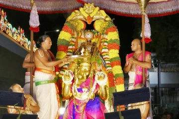 திருப்பதியில் பௌர்ணமி கருட வாகன புறப்பாடு