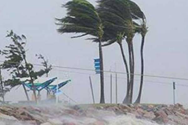 இன்றைய வானிலை: தாழ் அமுக்கம் தீவிரமடைந்து சூறாவளியாக வலுவடையும் என எதிர்பார்க்கப்படுகிறது. | Today Weather Report இன்றைய வானிலை: தாழ் அமுக்கம் தீவிரமடைந்து சூறாவளியாக வலுவடையும் என எதிர்பார்க்கப்படுகிறது. | Today Weather Report