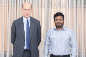 අනුර කුමාර හදිසියේම හමු වූ කෙනා..