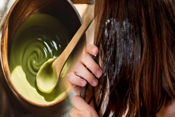 குளிர்காலத்தில் கூந்தல் பராமரிப்பதில் சிக்கலா? அப்போ இந்த டிப்ஸ் உங்களுக்காக தான்..