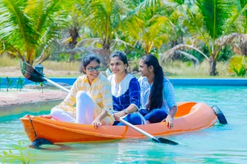 இலங்கையின் சிறந்த சுற்றுலா தளமாக மாறும் Reecha Organic Farm! (Video)