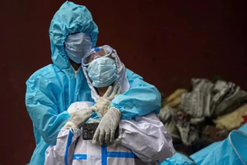 இந்தியாவில் படு மோசமாகிவரும் கொரோனா நிலைமை! ஒரே நாளில் 4,000 பேர் பலி