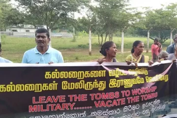 கல்லறைகளில் இருந்து இராணுவமே வெளியேறு! கிளிநொச்சி மக்கள் போராட்டம்