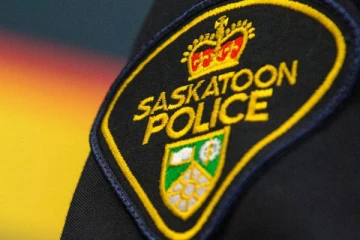 கனடாவில் பொலிஸ் உத்தியோகத்தர் எனக் கூறி மோசடியில் ஈடுபட்ட பெண் கைது