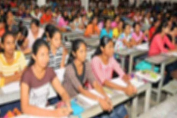 උපකාරක පන්ති ගැන පාර්ලිමේන්තුවේ දී කී විශේෂ දේ..