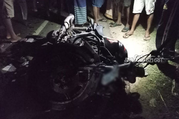 யாழில் விபத்துக்குள்ளான இராணுவ வாகனம் | Military Vehicle Involved In Accident In Jaffna