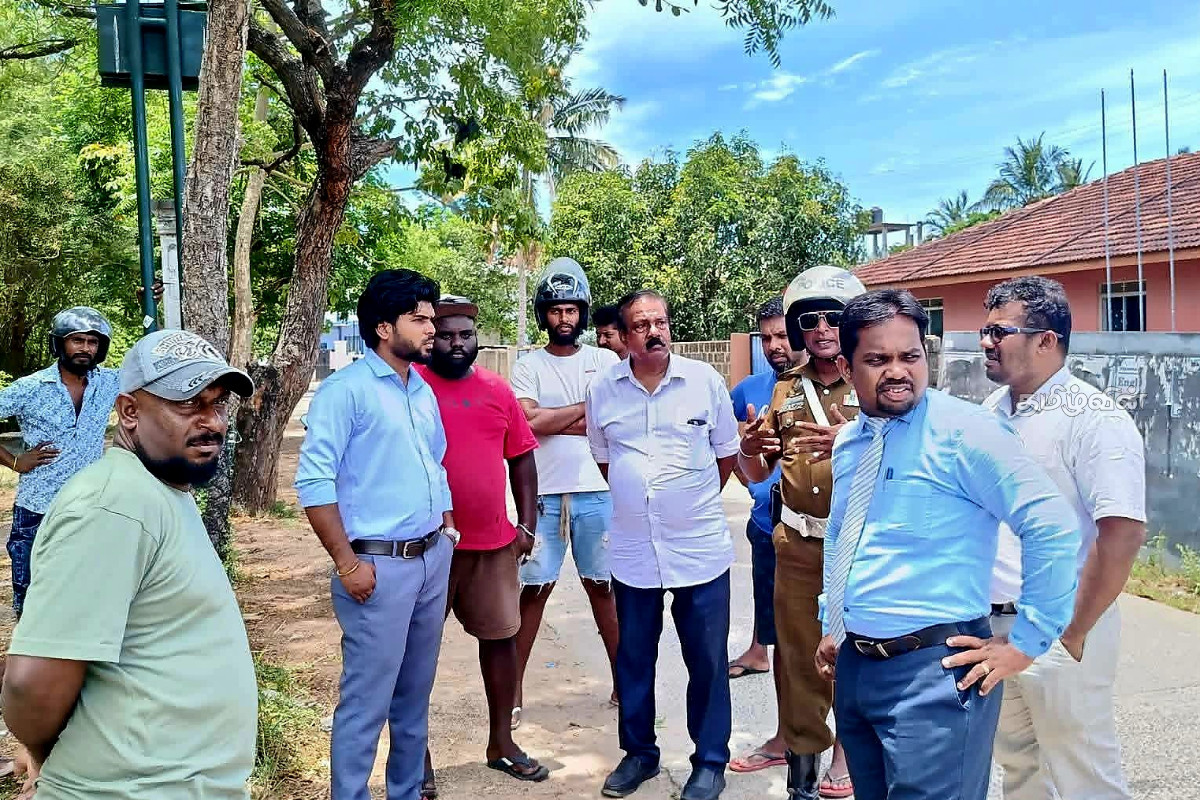 திருகோணமலையில் நடைபாதை வியாபாரத்தை தடை செய்த மாநகரசபை | Trincomalee Municipal Council Bans Sidewalk