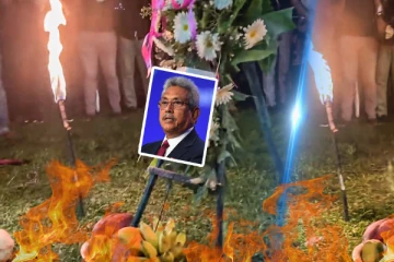 இலங்கை ஜனாதிபதிக்கு விடிய விடிய  சூனியம் செய்து விரட்டும் மக்கள்… காட்டுத் தீயாய் பரவும் காட்சி!