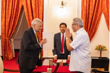 பதவியேற்ற முதல் நாளில் அமைச்சர்களுக்கு அதிர்ச்சி கொடுத்த ரணில்