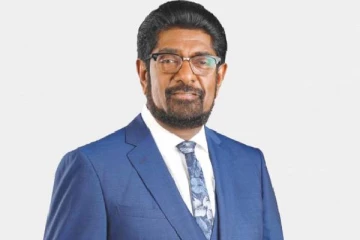 பதவி விலகினார் கெஹலிய