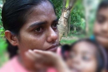 சுனாமி பேரலையில் அடித்துச் செல்லப்பட்ட தென்னிலங்கை சிறுமியின் இன்றைய பரிதாப நிலை(Photo)