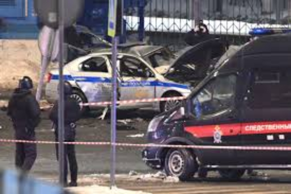 ரஷ்ய தலைநகரில் தற்கொலைத்தாக்குதல் காவல்துறை அதிகாரி உட்பட இருவர் பலி | Moscow Policeman Killed In Bomb Attack