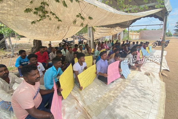 மட்டக்களப்பில் மேய்ச்சல் தரைகளை மீட்டுத்தர கோரி கவனயீர்ப்பு போராட்டம் (Photos) | Vigilance To Restore Grazing Lands In Batticaloa