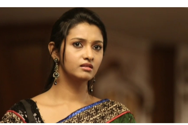 நைட்டு வேற தொழிலுக்கு போயிட்டு வர்ரீயா? சீரியலில் பிரியா பவானி ஷங்கருக்கு நடந்த அவமானம்! | Priya Bavani Sankar Faced This Problem Serial