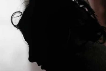 பெண் வங்கி அதிகாரியிடம் காரில் அத்துமீறல் - கர்ப்பமாக்கிய ஹோட்டல் ஊழியர்!