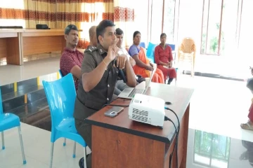 பொதுச்சுகாதார நடைமுறைகள் தொடர்பில் பருத்தித்துறை வர்த்தகர்களுடன் கலந்துரையாடல்