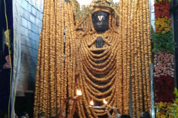 ஹனுமனை இவ்வாறு வழிபடுவதால் நாம் நினைத்த காரியம் நிறைவேறும் | Pray Hanuman This Way