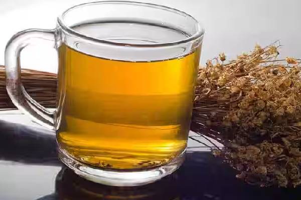 சளி, இருமலை விரட்டும் கஷாயம்: வீட்டிலேயே செய்வது எப்படி? | How To Make Kashayam For Cold Fever In Tamil