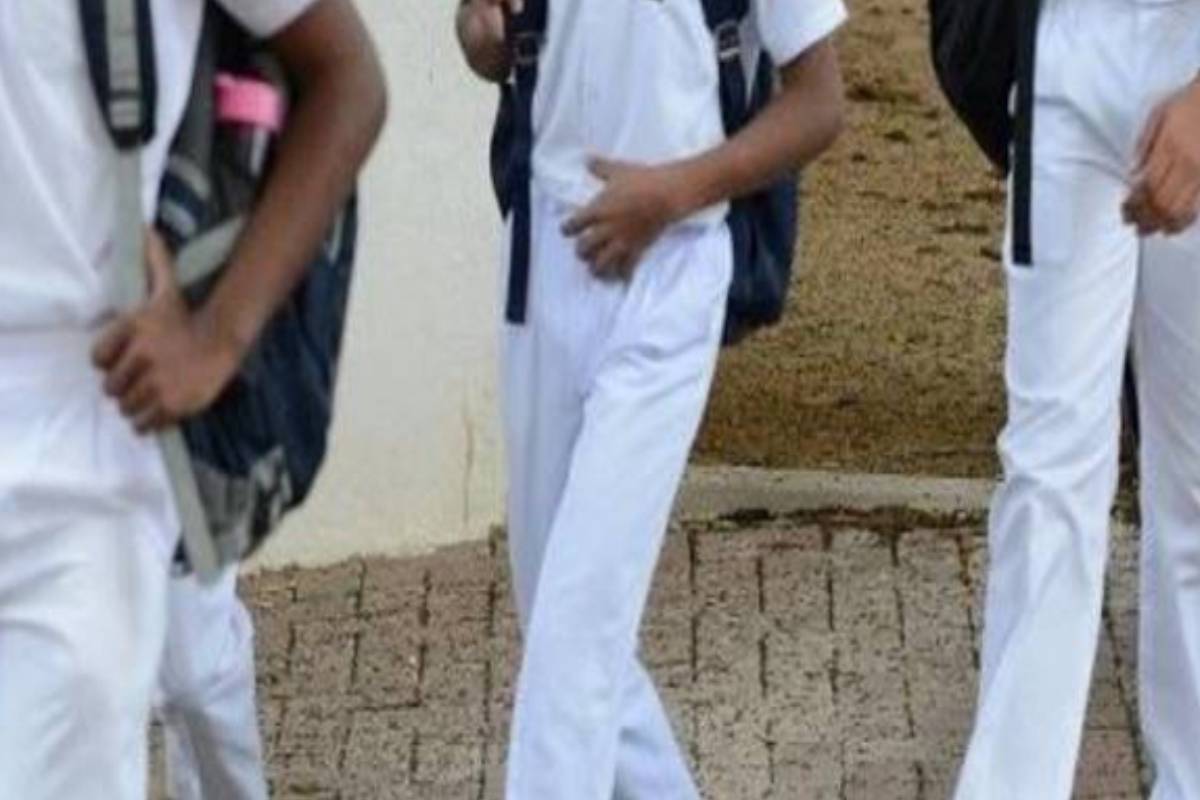உயர்தர பரீட்சைக்கு தோற்றவிருந்த பிரபல பாடசாலை மாணவன் கைது | School Student Arrested For Kannaruva உயர்தர பரீட்சைக்கு தோற்றவிருந்த பிரபல பாடசாலை மாணவன் கைது | School Student Arrested For Kannaruva