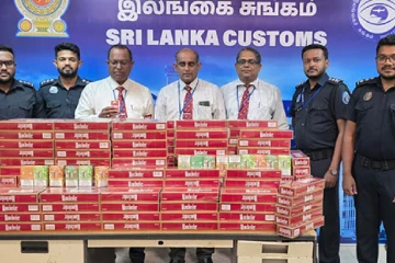 රහසිගතව රැගෙන ආ දුම්වැටි තොගයක් ගුවන් තොටුපොළේදී අල්ලයි