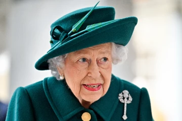 பிரிட்டன் மகாராணிக்கு கொரோனா பாதிப்பு - மருத்துவர்கள் தீவிர சிகிச்சை