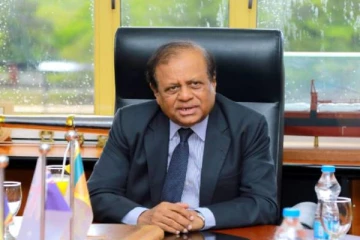 பாரிய அளவில் இடம்பெறும் மோசடி: கல்வி அமைச்சர் விடுத்துள்ள எச்சரிக்கை