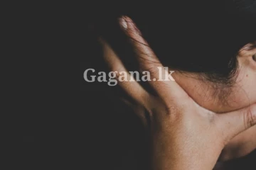 දැක්ක දෙයින් කෝපගත් නැන්දම්මා පුතුව පැත්තකට කර පෙම්වතියට කළ නොමනා දෙය..