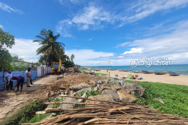 திருகோணமலை - திருக்கடலூர் பகுதியில் சட்டவிரோத கட்டுமானம் அகற்றம்: நீதிமன்ற உத்தரவுப்படி நடவடிக்கை | Illegal Construction Removed In Trincomalee