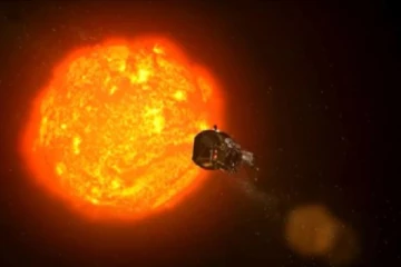 வரலாற்று சாதனை! சூரியனுக்கு அருகில் சென்று தரவுகளை சேகரிக்கும் விண்கலம்